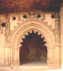 Puerta mozrabe de acceso al claustro (S. Juan de la Pea)