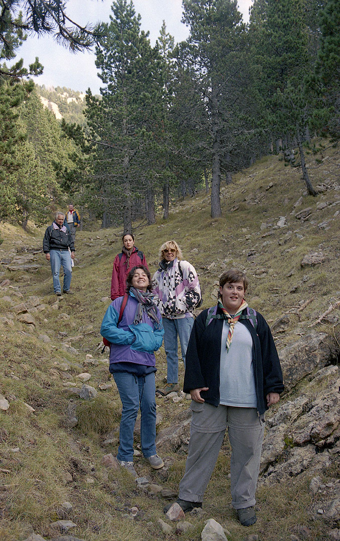 La baixada era interessant pel mig del torrent de les Llobateres.