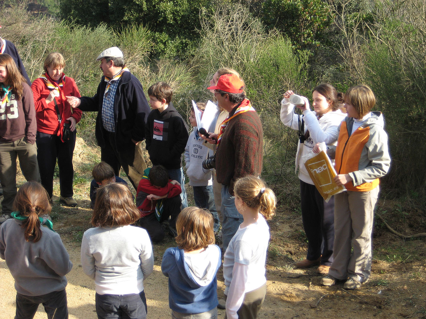 Després diu unes paraules per animar a tots a seguir en aquesta bonica afició que és l’excursionisme.