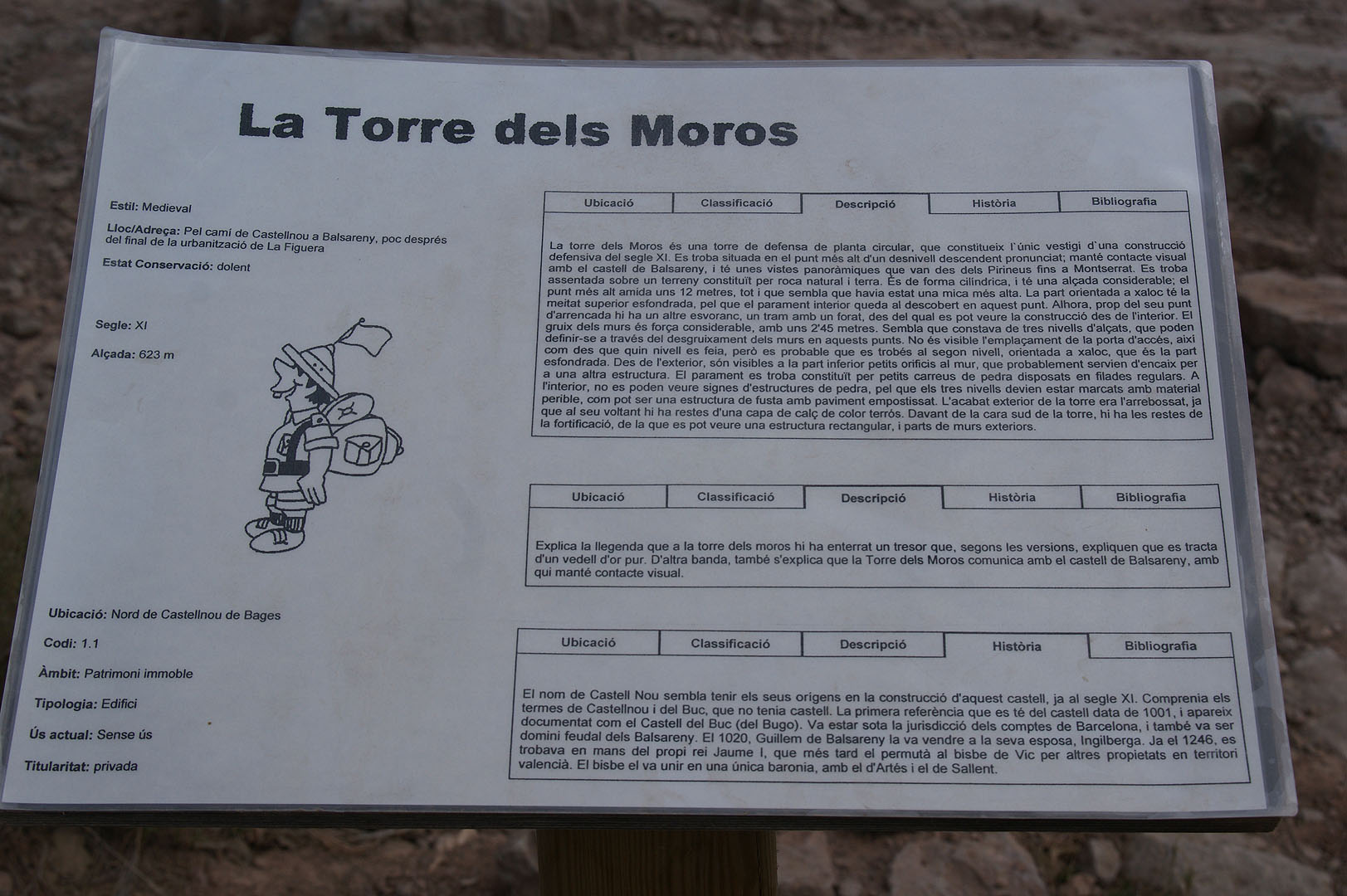 Panell explicatiu de les ruïnes de la Torre dels Moros.
