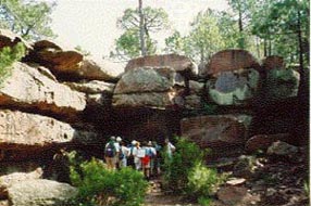 Cueva con pinturas rupestres
