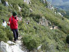 Subiendo a la primitiva ermita de Sant Miquel